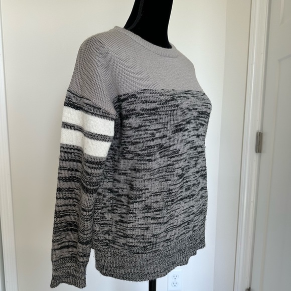 Women’s Wet Seal Marled Crewneck Sweater-size M - Picture 2 of 5